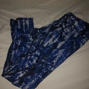 Alo blue snakeskin 7/8 airbrush leggings